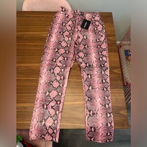 Pretty little thing pink snake trousers 🩷🐍